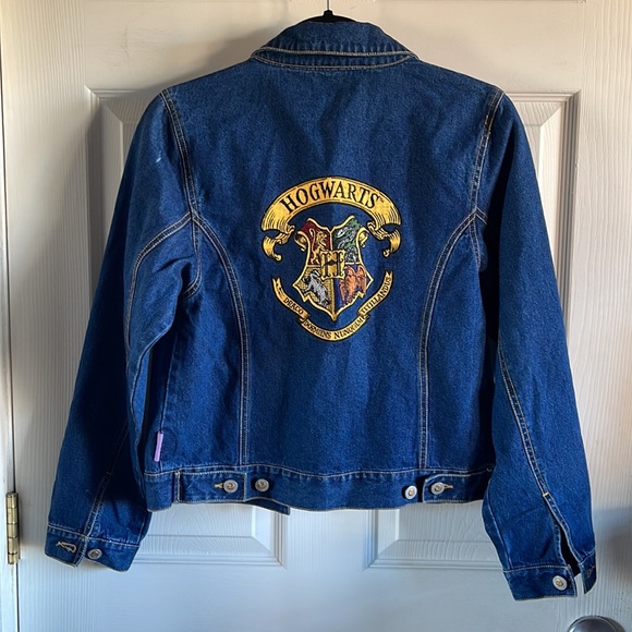 Harry Potter Hogwarts Denim Jacket Size Large 14-16 in excellent condition. - Picture 3 of 5
